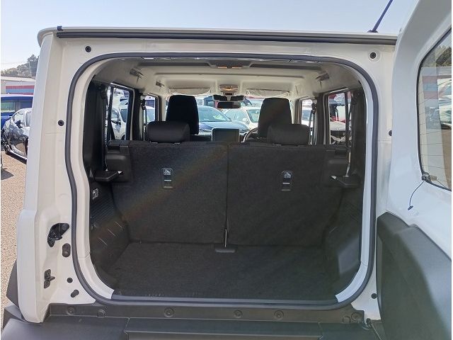 SUZUKI JIMNY NOMADE 2025 Image 31