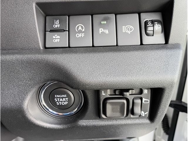 SUZUKI JIMNY NOMADE 2025 Image 31