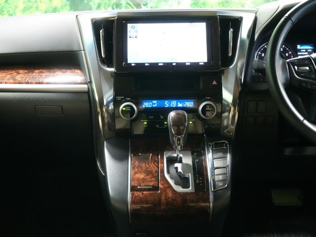 TOYOTA ALPHARD 2018 Image 31