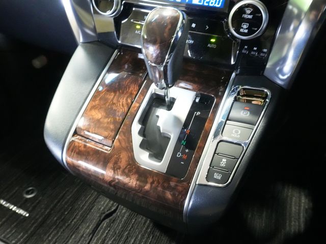 TOYOTA ALPHARD 2018 Image 31