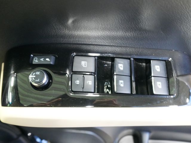 TOYOTA ALPHARD 2018 Image 31