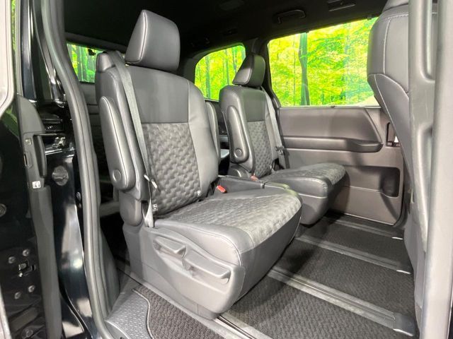 TOYOTA VOXY HYBRID 2023 Image 31