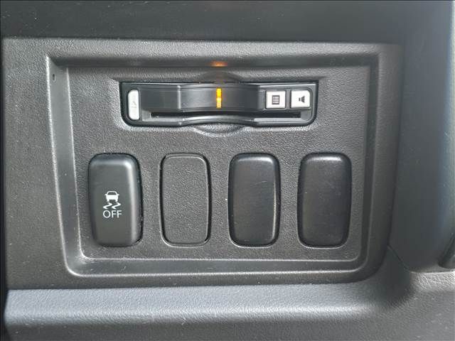 MITSUBISHI DELICA D:5 4WD 2011 Image 31