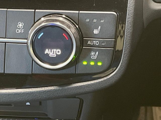 TOYOTA CROWN SEDAN HYBRID 2021 Image 31