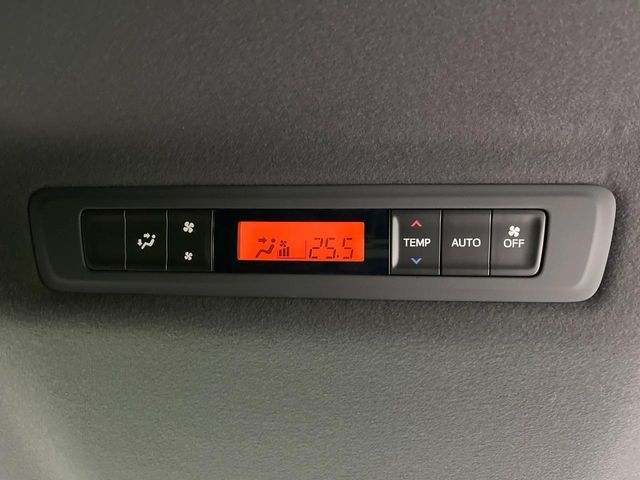 TOYOTA VOXY 2021 Image 31