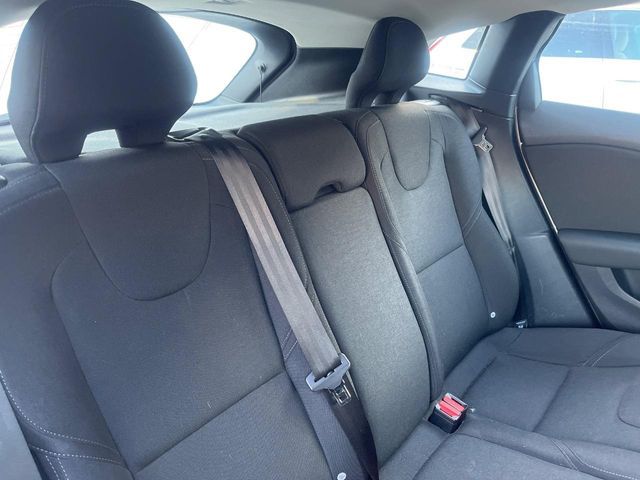 VOLVO V40 2019 Image 31