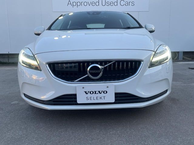 VOLVO V40 2019 Image 31