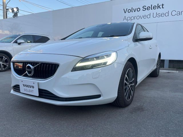 VOLVO V40 2019 Image 31