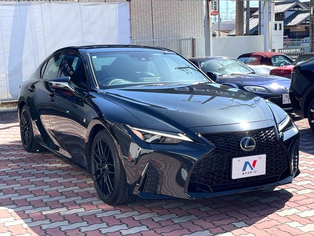 TOYOTA LEXUS IS300H 2023 Image 31