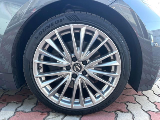 TOYOTA LEXUS IS300H 2021 Image 31