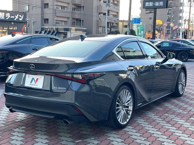 TOYOTA LEXUS IS300H 2021 Image 31
