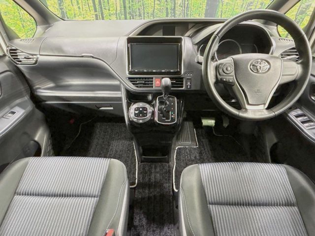 TOYOTA VOXY 2017 Image 31