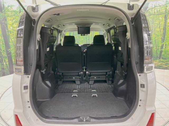 TOYOTA VOXY 2017 Image 31