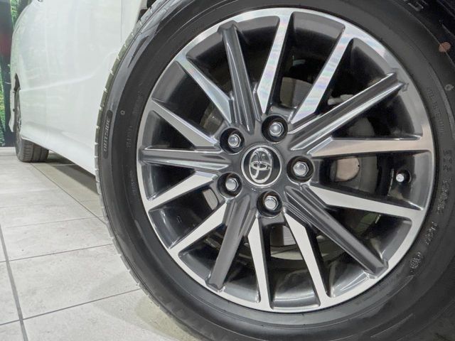 TOYOTA VOXY 2017 Image 31