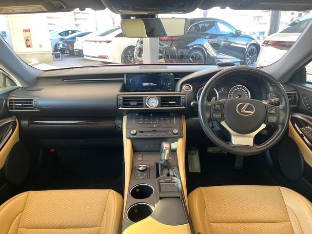 TOYOTA LEXUS RC300H 2015 Image 31