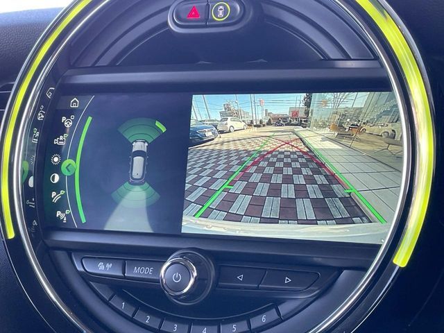 BMW MINI COOPER D 5DOOR 2019 Image 31