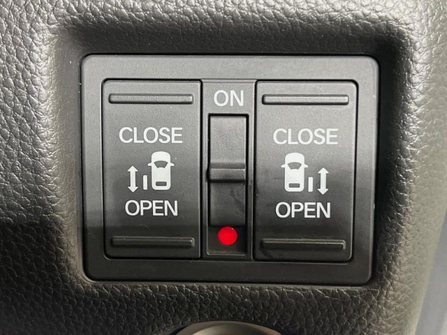 HONDA N BOX 2018 Image 31