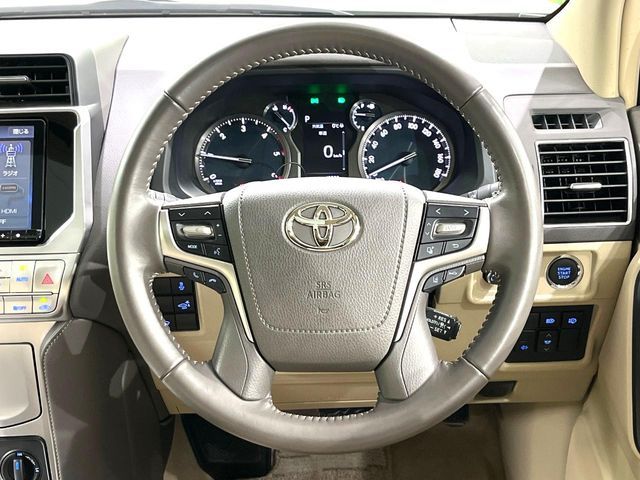 TOYOTA LANDCRUISER PRADO 2022 Image 31