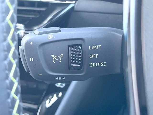 PEUGEOT 208 2020 Image 31