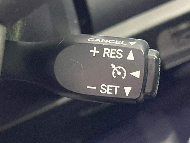 TOYOTA VOXY HYBRID 2015 Image 31