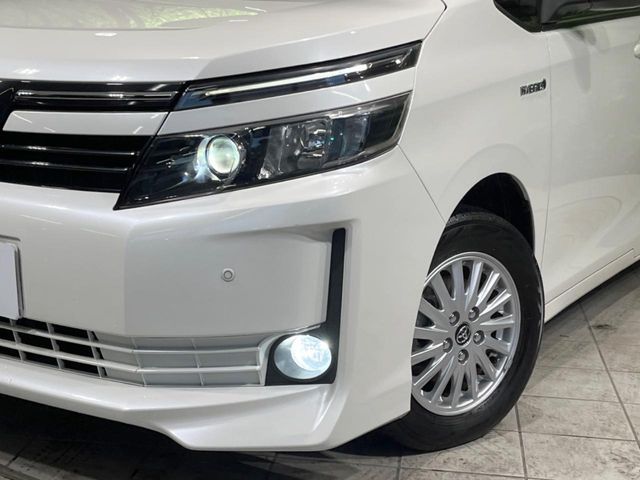 TOYOTA VOXY HYBRID 2015 Image 31