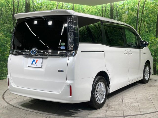 TOYOTA VOXY HYBRID 2015 Image 31