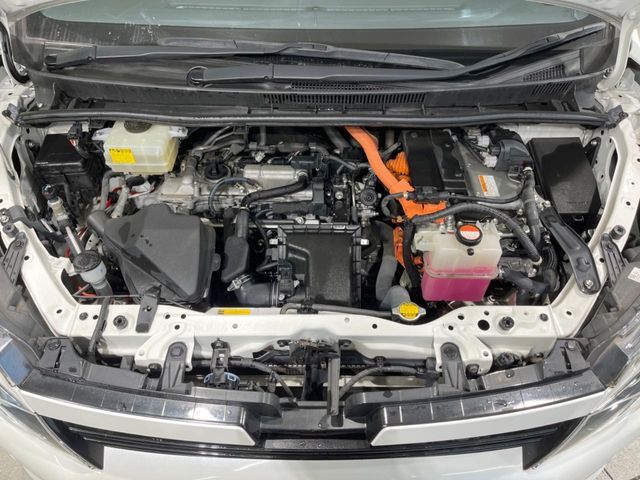 TOYOTA VOXY HYBRID 2015 Image 31