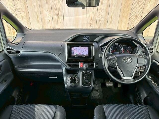 TOYOTA VOXY 2015 Image 31