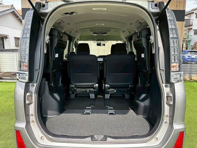 TOYOTA VOXY 2015 Image 31