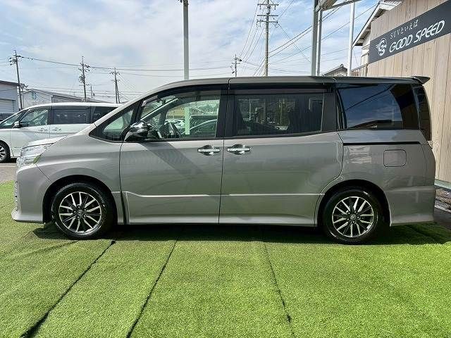 TOYOTA VOXY 2015 Image 31