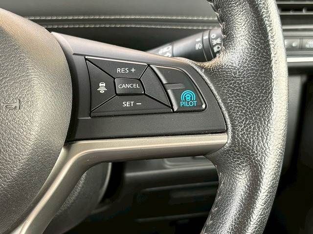 NISSAN SERENA  S-HYBRID 2017 Image 31