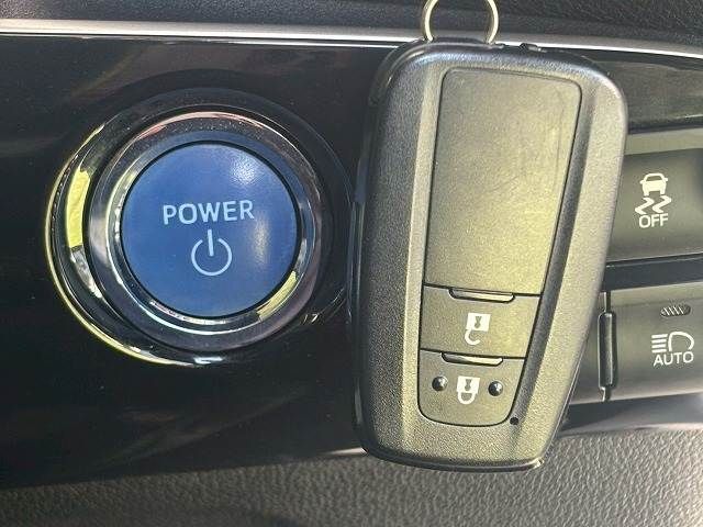 TOYOTA PRIUS 2017 Image 31