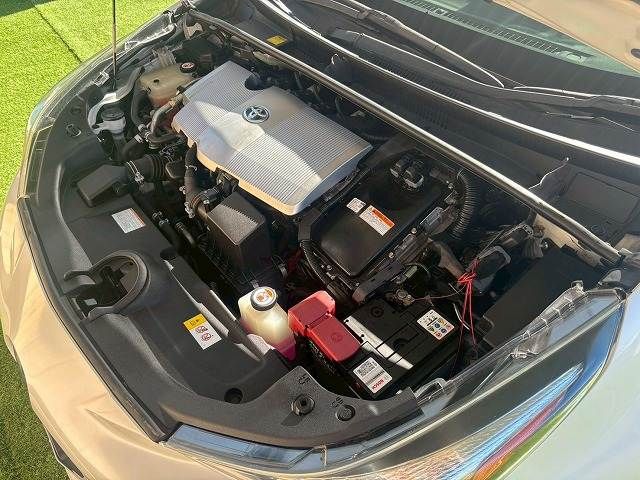 TOYOTA PRIUS 2017 Image 31