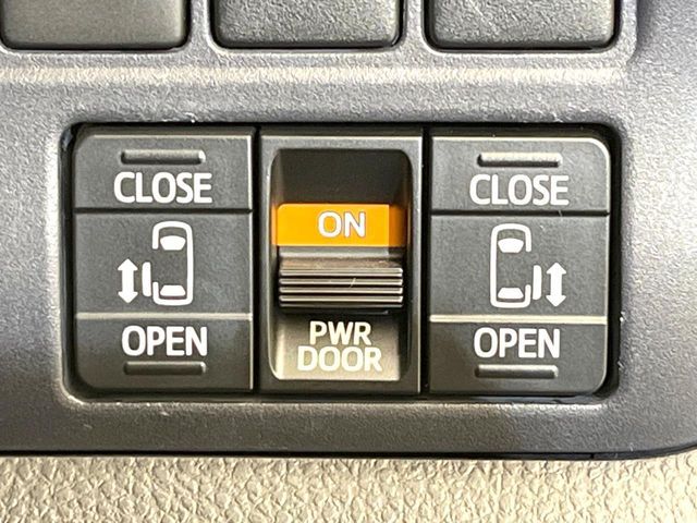 TOYOTA VOXY 2014 Image 31