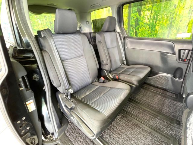 TOYOTA VOXY 2014 Image 31