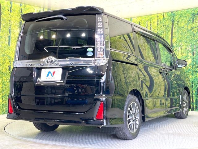 TOYOTA VOXY 2014 Image 31