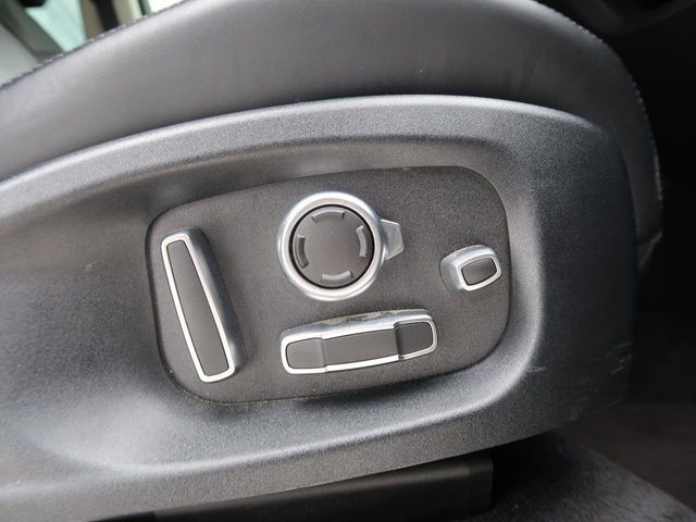 JAGUAR E-PACE 2018 Image 31