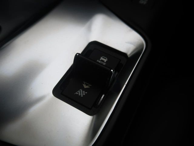 JAGUAR E-PACE 2018 Image 31