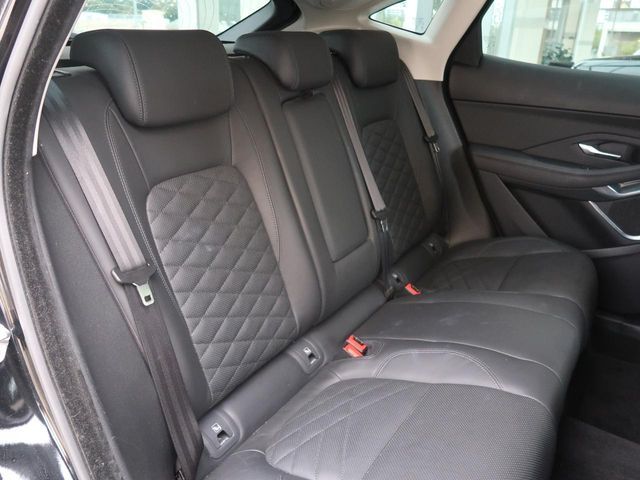 JAGUAR E-PACE 2018 Image 31