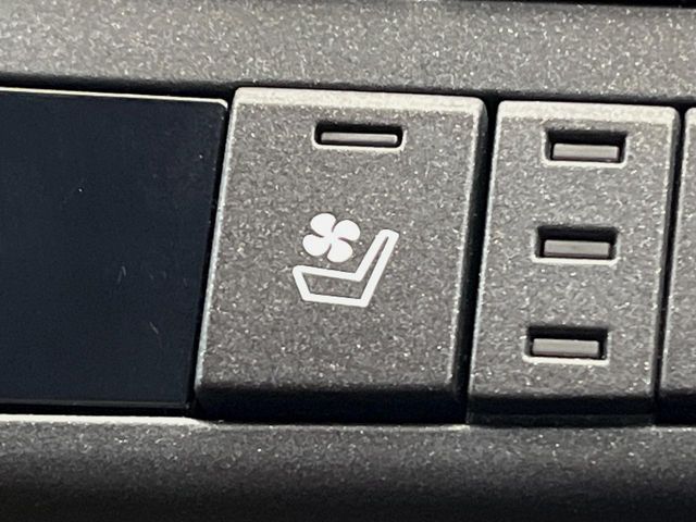 TOYOTA LEXUS NX300H AWD 2019 Image 31