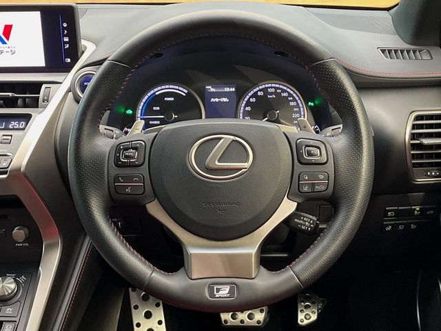 TOYOTA LEXUS NX300H AWD 2019 Image 31