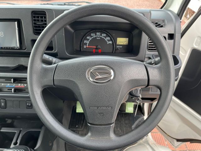 DAIHATSU HIJET TRUCK 4WD 2017 Image 31