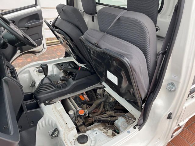 DAIHATSU HIJET TRUCK 4WD 2017 Image 31