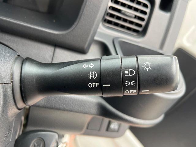 DAIHATSU HIJET TRUCK 4WD 2017 Image 31