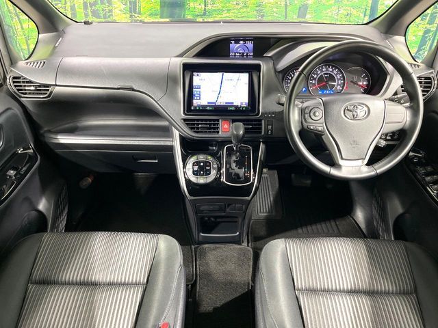 TOYOTA VOXY 2018 Image 31