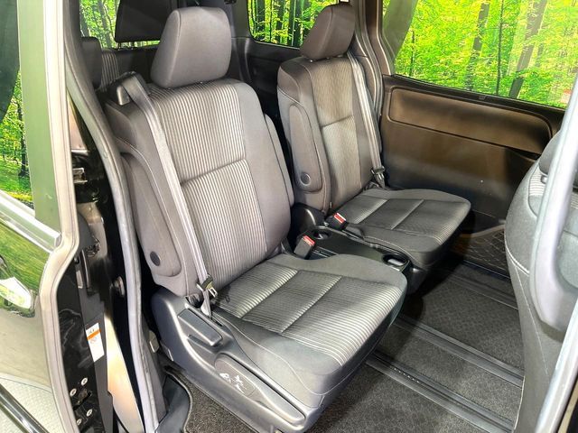 TOYOTA VOXY 2018 Image 31