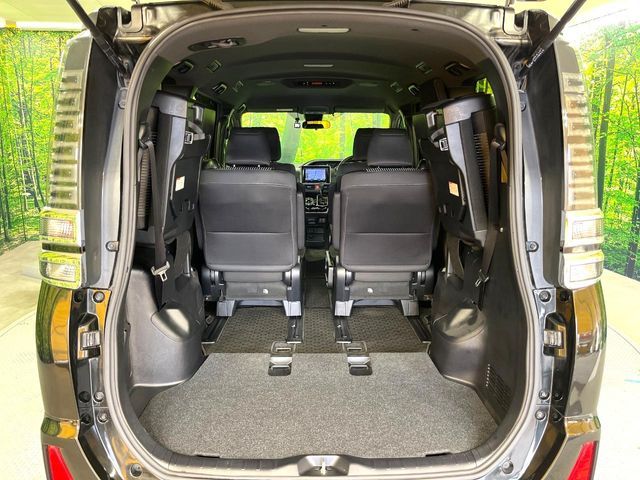 TOYOTA VOXY 2018 Image 31