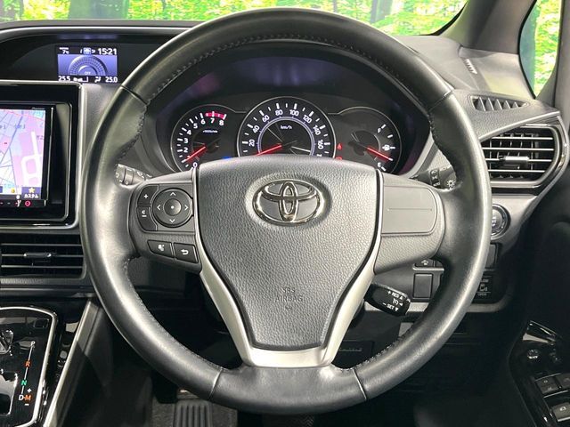 TOYOTA VOXY 2018 Image 31