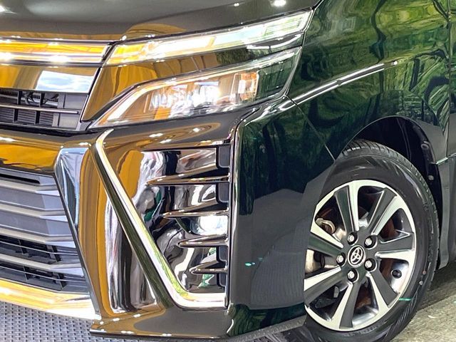 TOYOTA VOXY 2018 Image 31