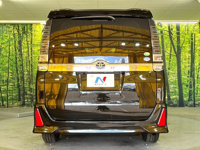 TOYOTA VOXY 2018 Image 31